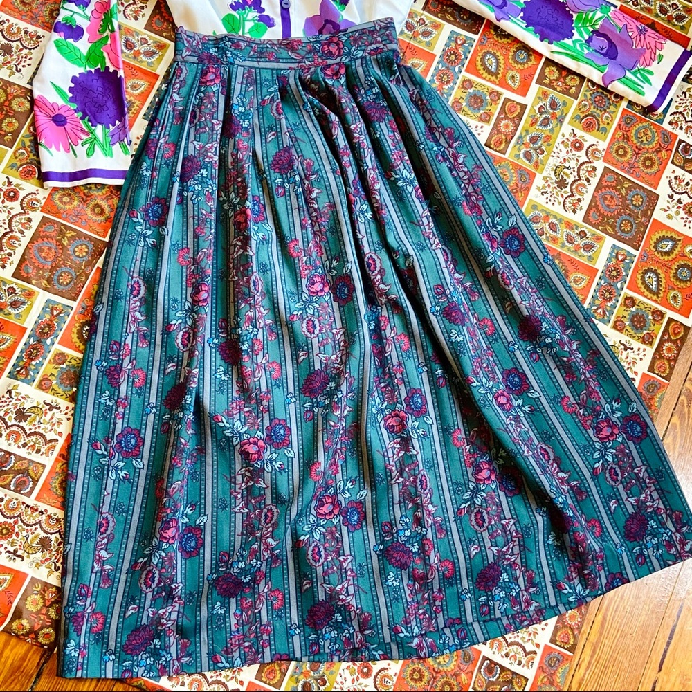 VTG 80s Laura Ashley wool floral midi skirt-26”W